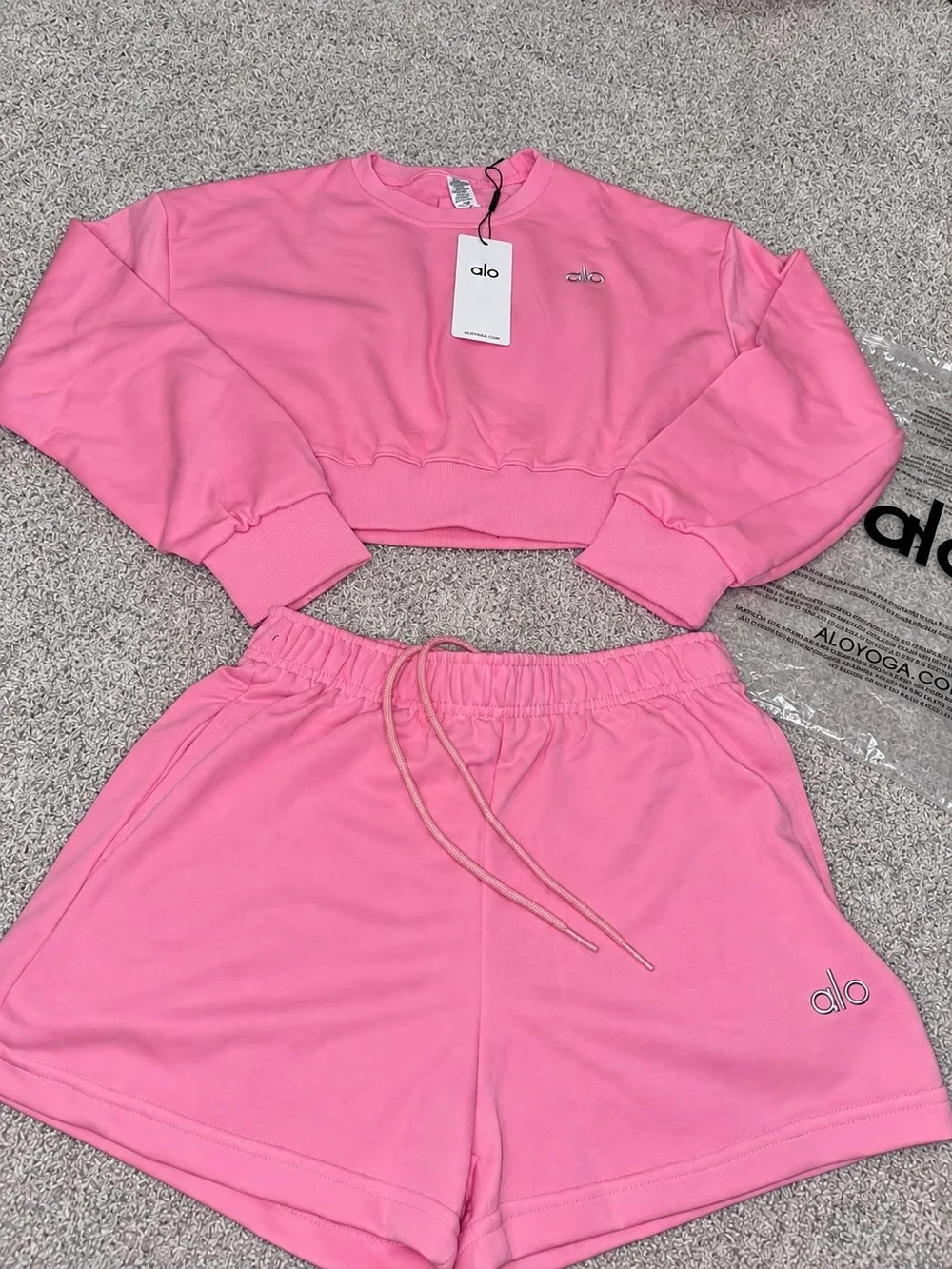Alo Yoga Pink Sweatshirt & Shorts Set Women’s Size L